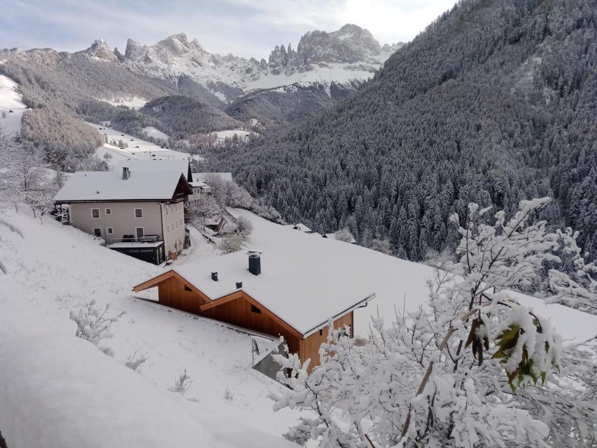 Tschogerhof Dolomiten Chalet Tires